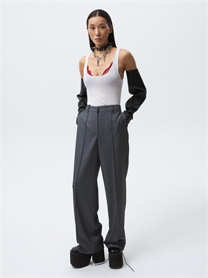 {{photo.Alt || photo.Description || 'Брюки прямые'}}