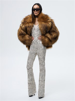 {{photo.Alt || photo.Description || 'Комбинезон с пайетками'}}