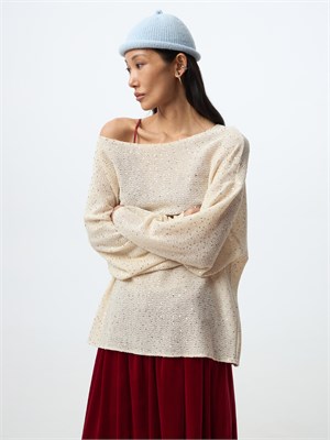 {{photo.Alt || photo.Description || 'Лонгслив оверсайз с пайетками'}}