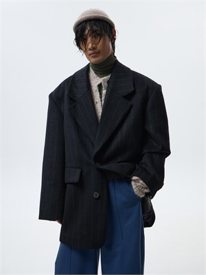 {{photo.Alt || photo.Description || 'Пальто мужское в полоску &quot;Брежнев&quot;'}}