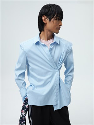 {{photo.Alt || photo.Description || 'Рубашка мужская из хлопка'}}