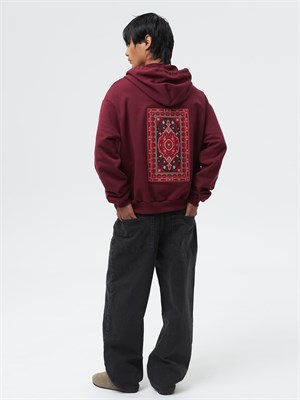 {{photo.Alt || photo.Description || 'Зип-худи с вышивкой'}}