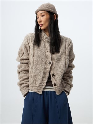 {{photo.Alt || photo.Description || 'Кардиган из шерсти мериноса женский с длинными рукавами'}}