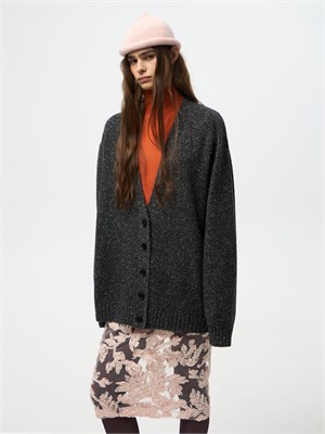 {{photo.Alt || photo.Description || 'Кардиган из шерсти и шелка'}}