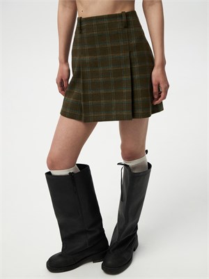 {{photo.Alt || photo.Description || 'Юбка мини из шерсти в клетку'}}