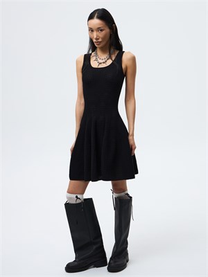 {{photo.Alt || photo.Description || 'Платье-торшер'}}