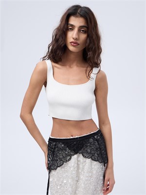 {{photo.Alt || photo.Description || 'Топ трикотажный'}}